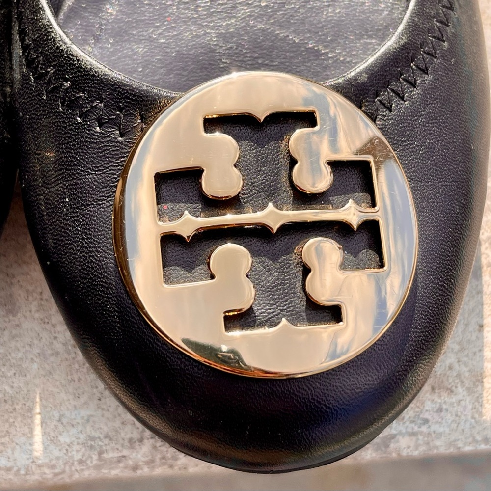 Tory Burch Women's Size 7.5 Reva Black Leather Gold Logo Classic Flats Shoes - Picture 5 of 9
